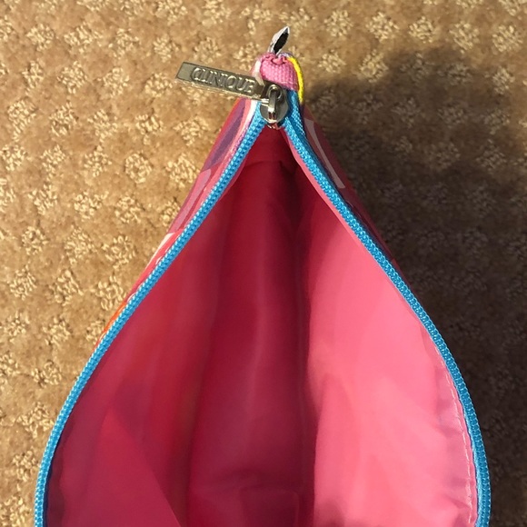 🧚🏽‍♀️3/$15 Clinique Petal Graphic Cosmetic Bag - Picture 2 of 2